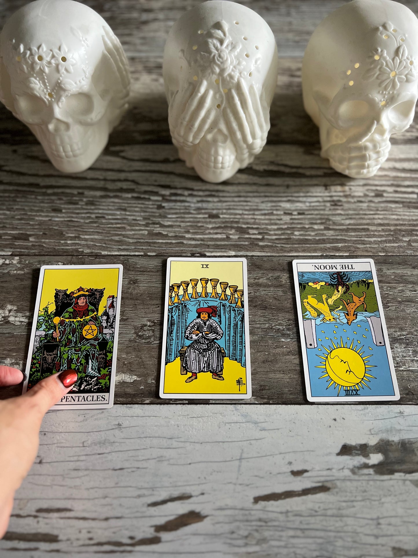 How to read tarot